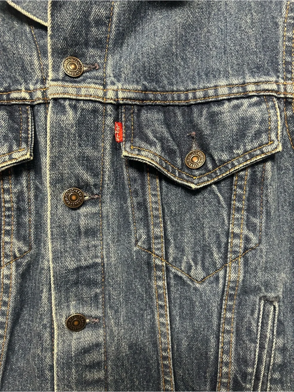 VINTAGE LEVI Strauss trucker style denim jacket. Size 38 . UNISEX EUC
